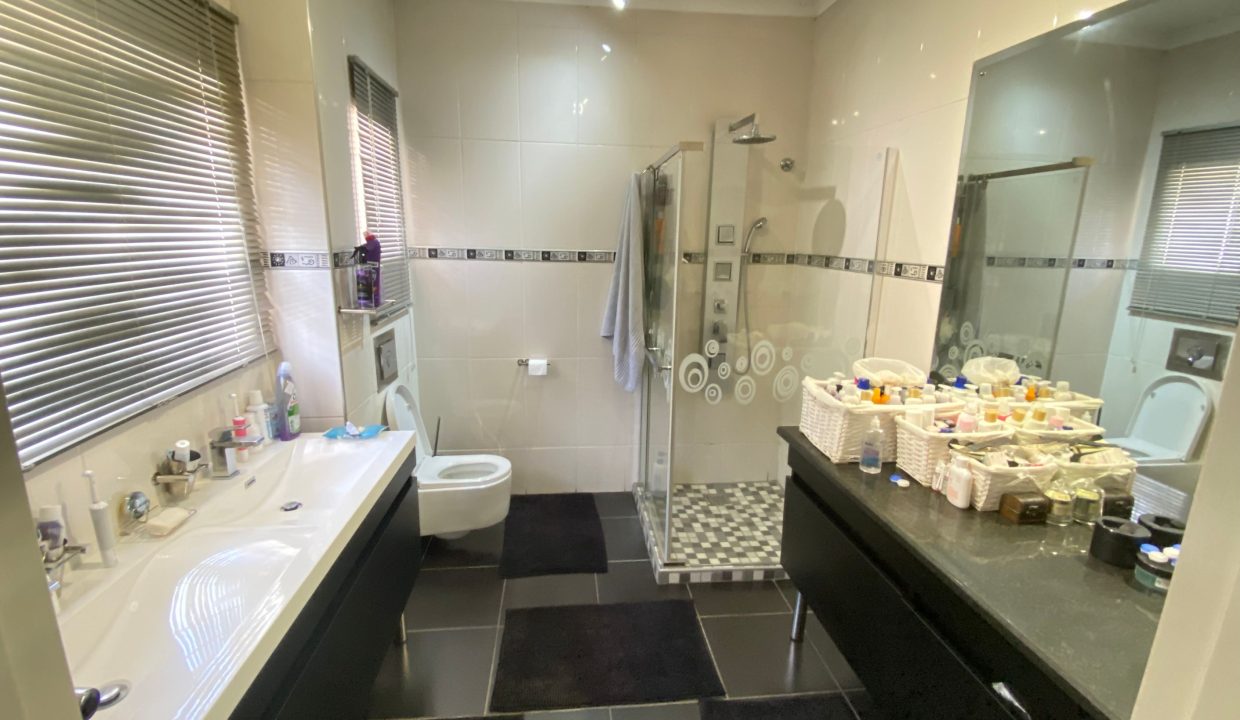 Bathroom 1(1)